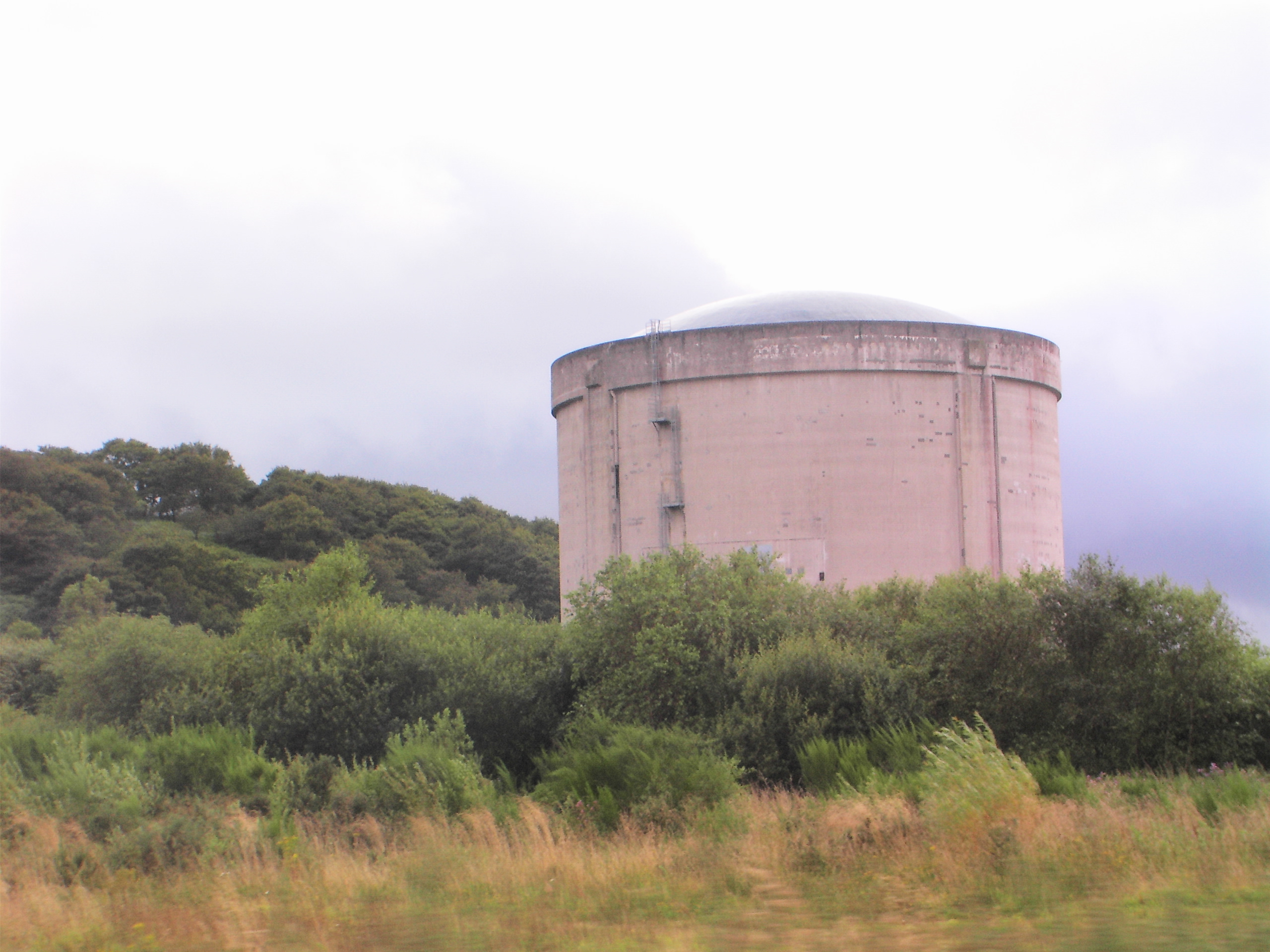 Site_nucléaire_de_Brennilis,_réacteur_vue_2